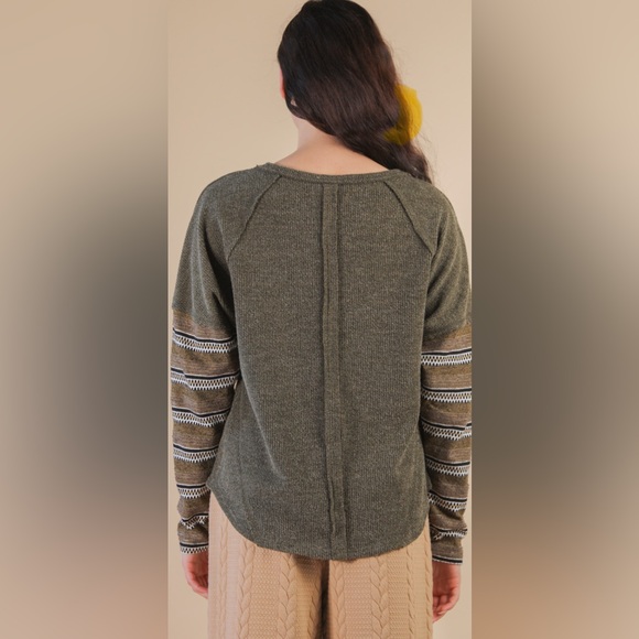 Very J Plus Size Striped Sleeve Olive Green Sweater NWT - Picture 4 of 5